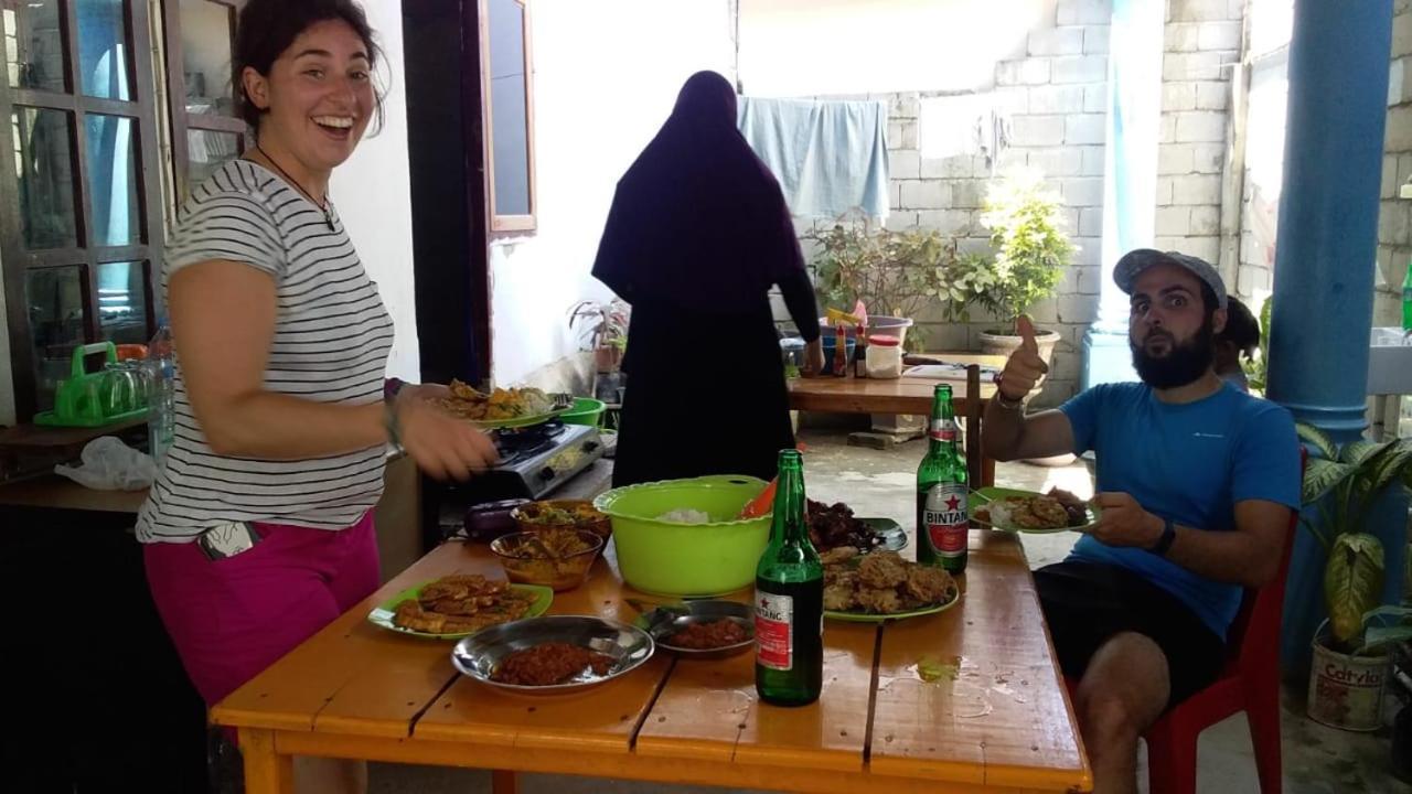 Harry & Mimin Homestay Gorontalo Exterior photo