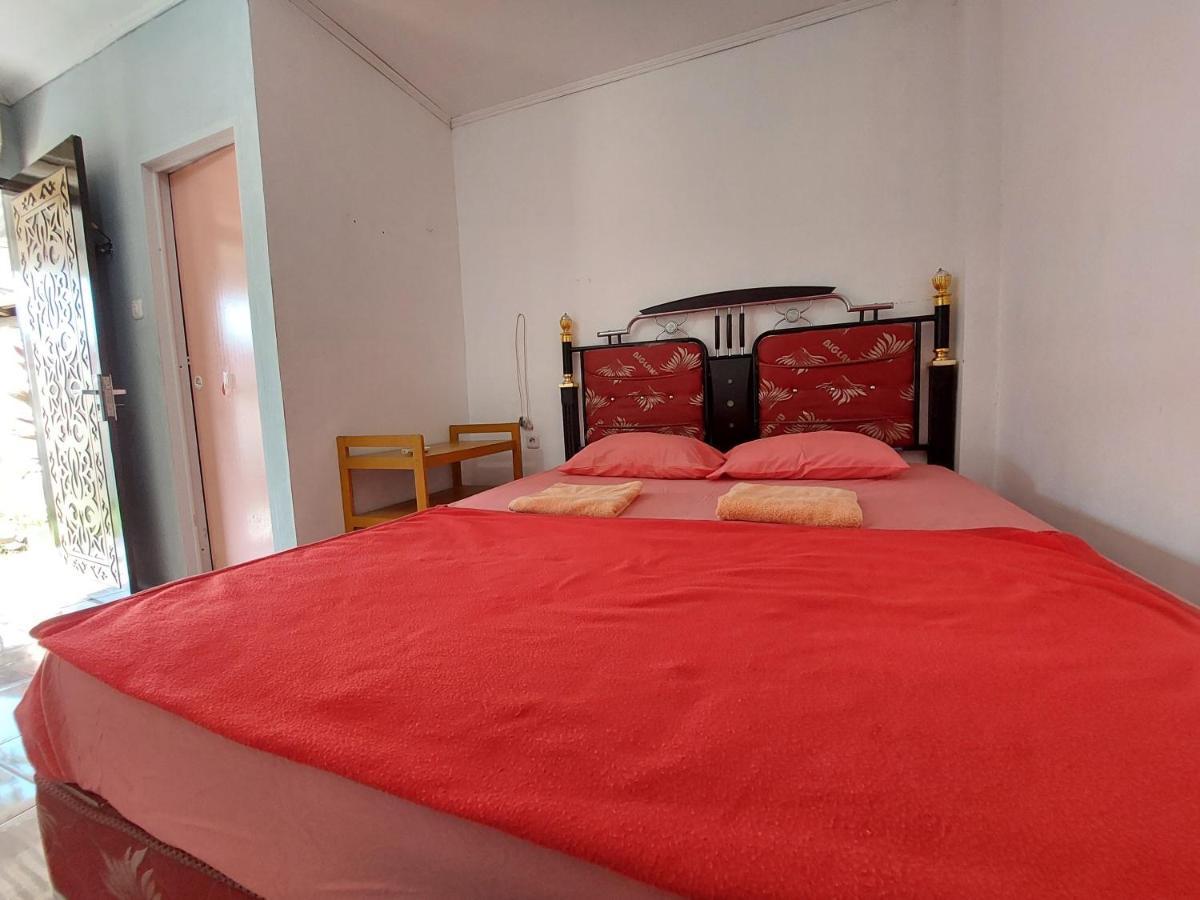 Harry & Mimin Homestay Gorontalo Exterior photo