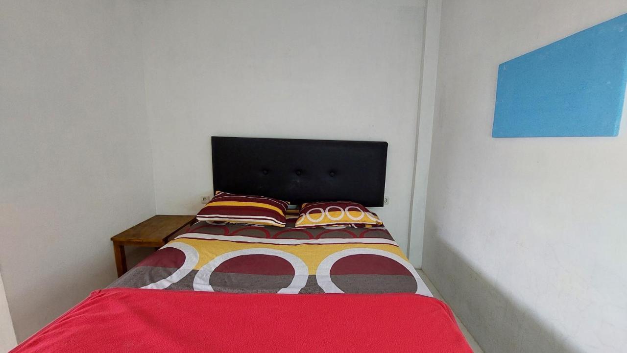 Harry & Mimin Homestay Gorontalo Exterior photo