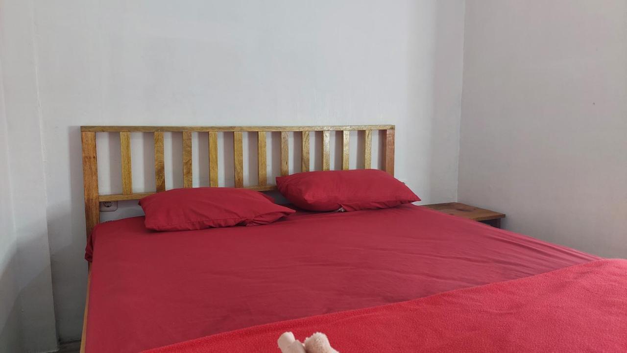 Harry & Mimin Homestay Gorontalo Exterior photo
