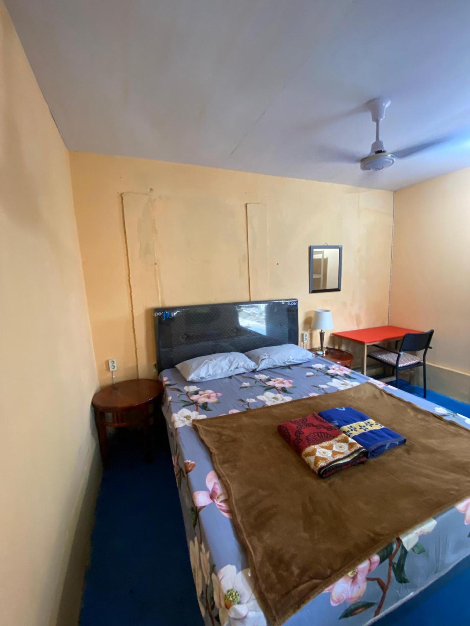 Harry & Mimin Homestay Gorontalo Exterior photo