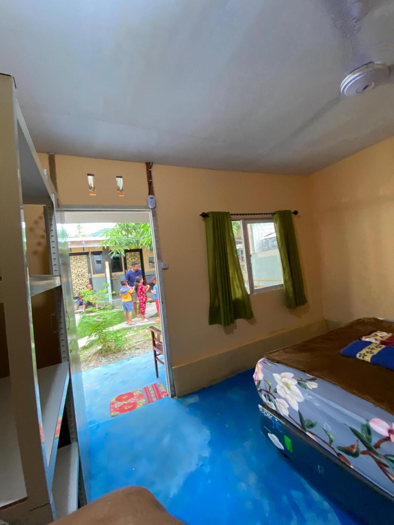 Harry & Mimin Homestay Gorontalo Exterior photo