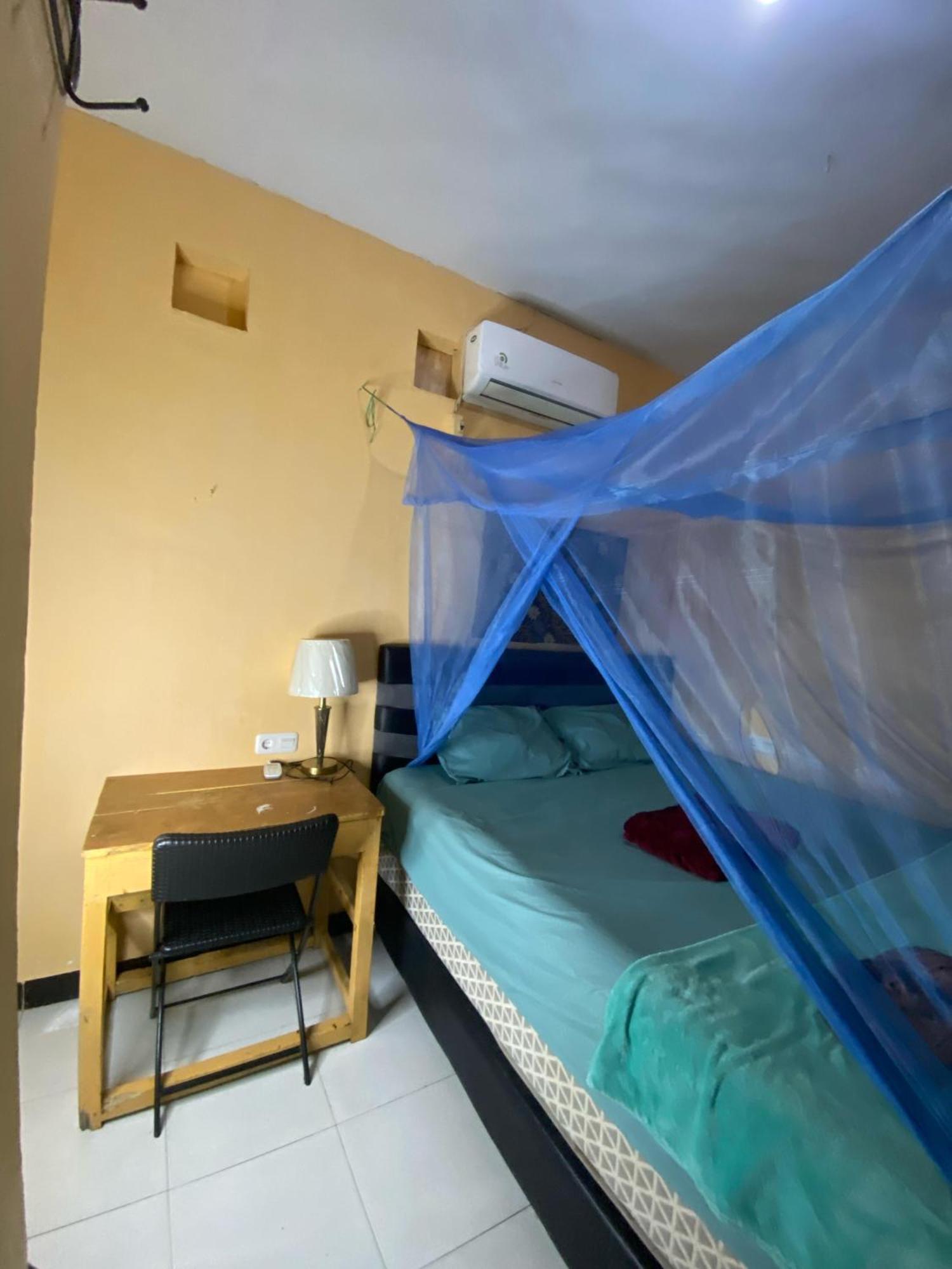 Harry & Mimin Homestay Gorontalo Exterior photo