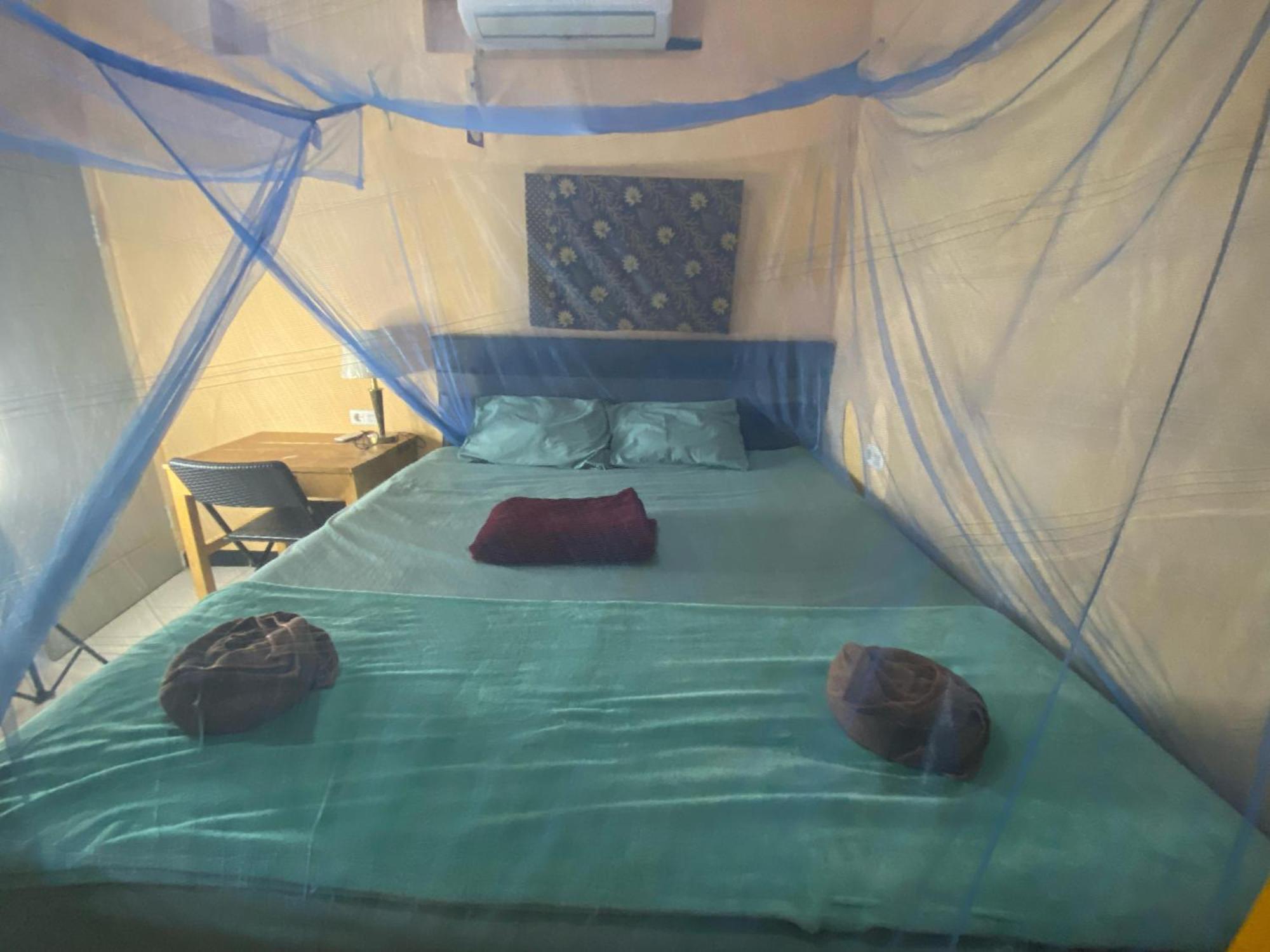 Harry & Mimin Homestay Gorontalo Exterior photo