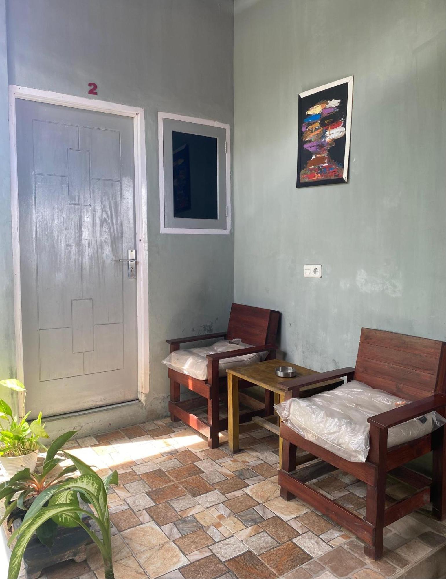 Harry & Mimin Homestay Gorontalo Exterior photo