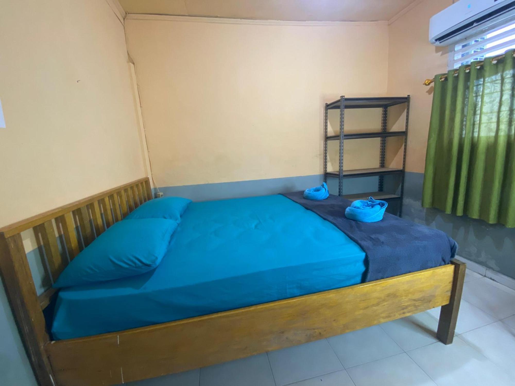 Harry & Mimin Homestay Gorontalo Exterior photo