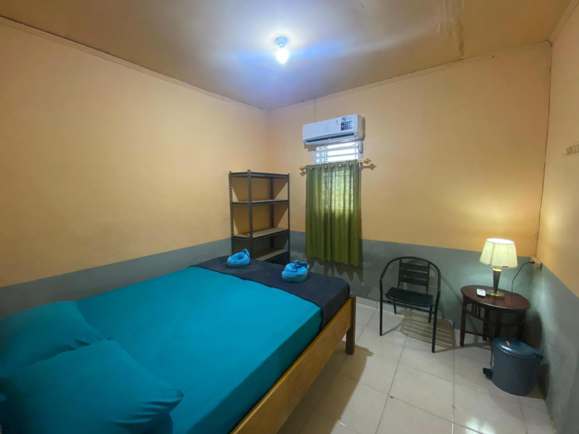 Harry & Mimin Homestay Gorontalo Exterior photo